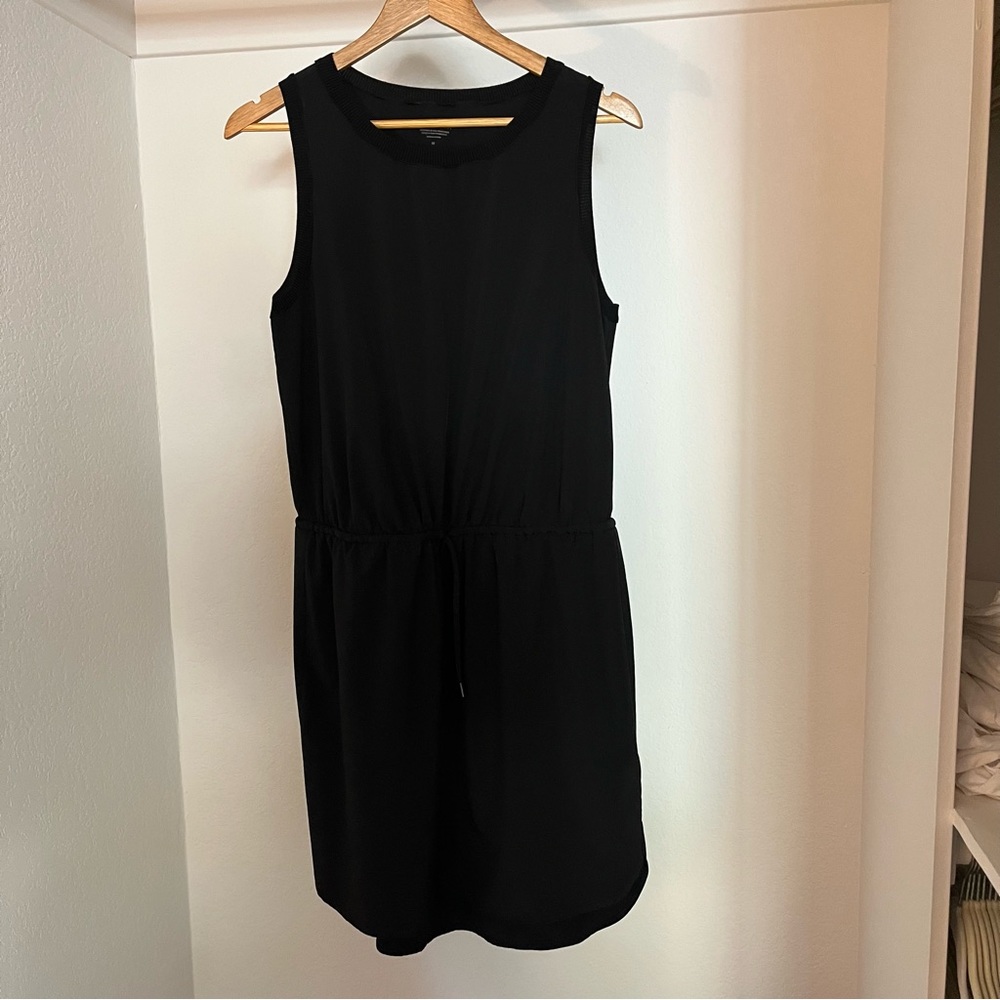 Athleta Rincon Dress in black